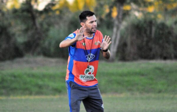 O técnico celeste Zé Marco está trabalhando na equipe da Força e Luz-RN. Foto/Manoel Façanha