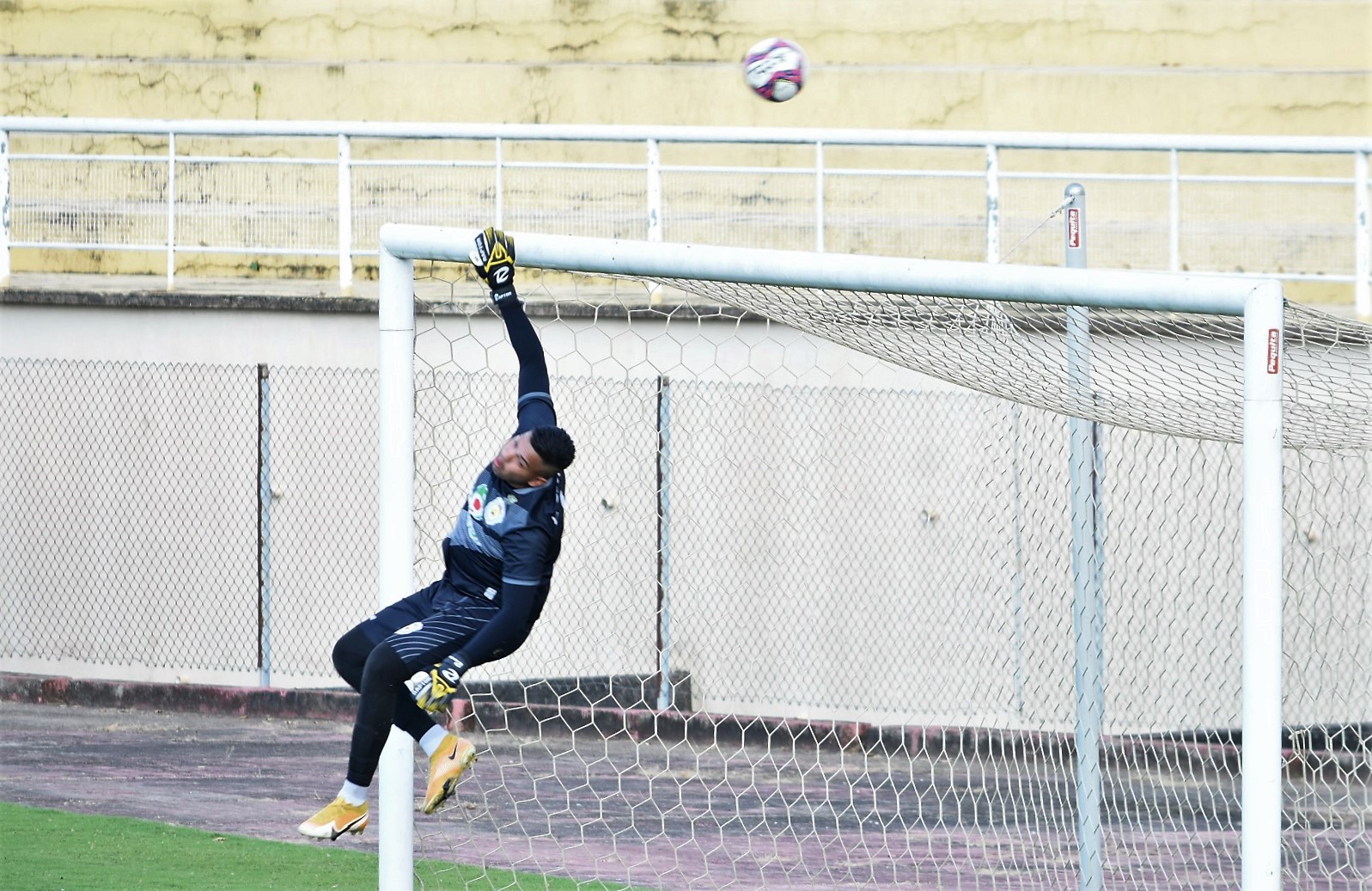 O goleiro Wadson confiante numa vitória do Imperador contra o Tourão do Humaitá. Foto/Manoel Façanha