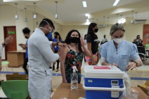 Mutirão de vacinação contra a Covid-19 em Rio Branco segue até sábado à noite