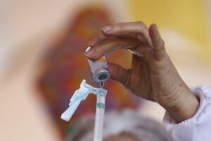 Vacinação contra a Covid-19 é suspensa em Rio Branco nesta terça-feira de carnaval (1º)
