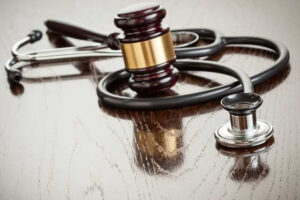 Paciente que xingou médica é condenada a pagar indenização por dano moral