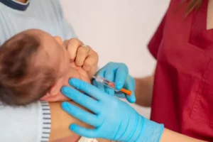 Vacina BCG: com fábrica nacional parada, ministério pede que Estados racionem imunizante