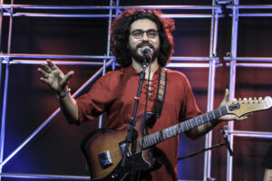 Músico Diogo Soares apresenta projeto de show autoral em escolas de Rio Branco