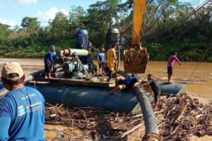 Captação de água em Rio Branco é reduzida em 40% após acúmulo de balseiros