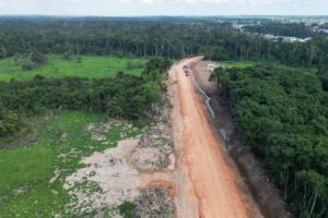 Governo trabalha em obras do terceiro acesso ao município de Tarauacá