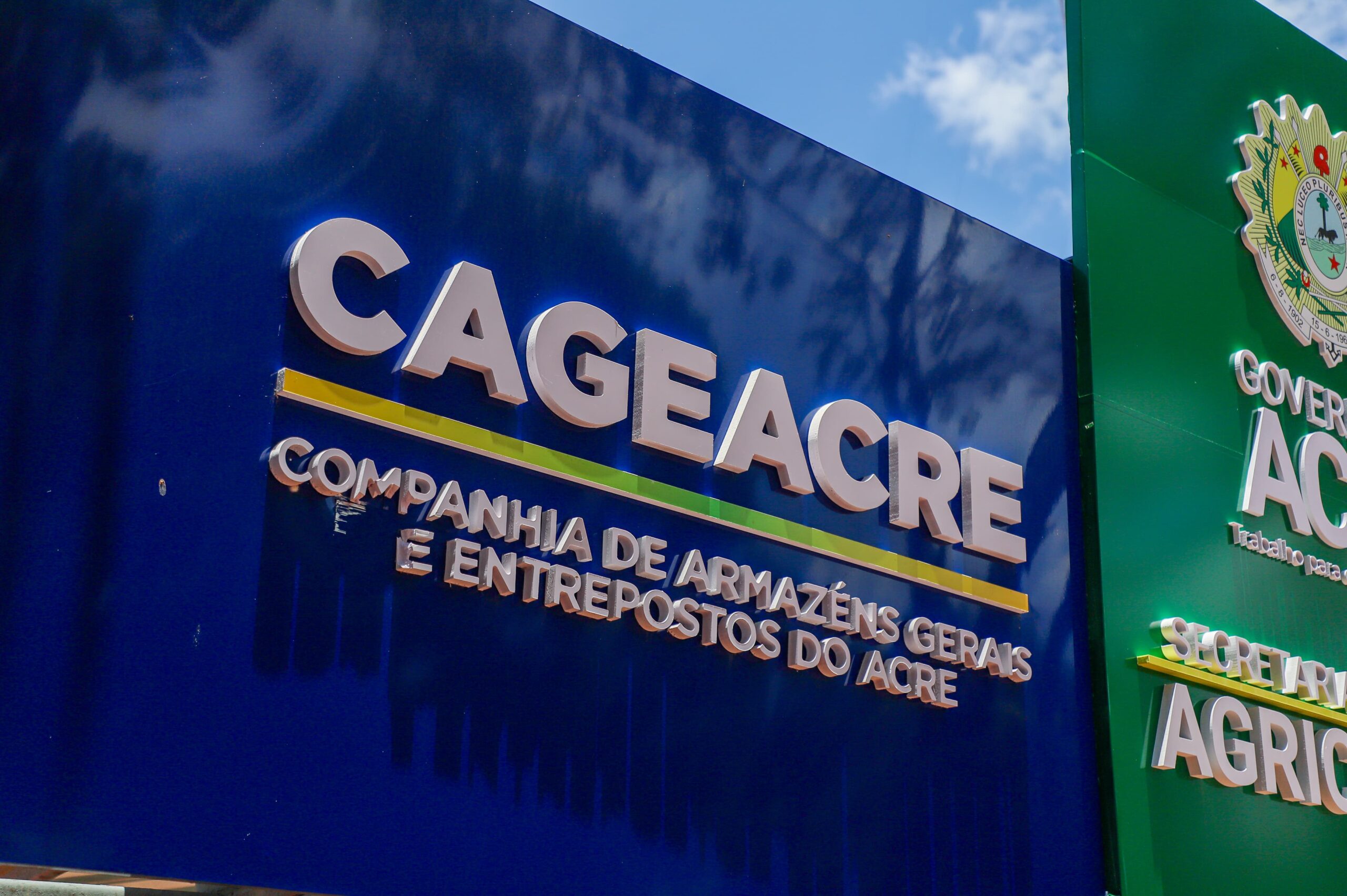 estado-recebe-emenda-para-obra-de-revitalizacao-do-predio-da-cageacre- 