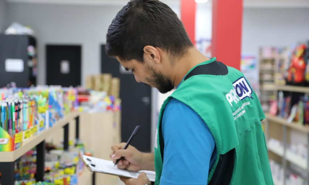 procon-realiza-operacao-volta-as-aulas-na-capital-e-interior-do-acre