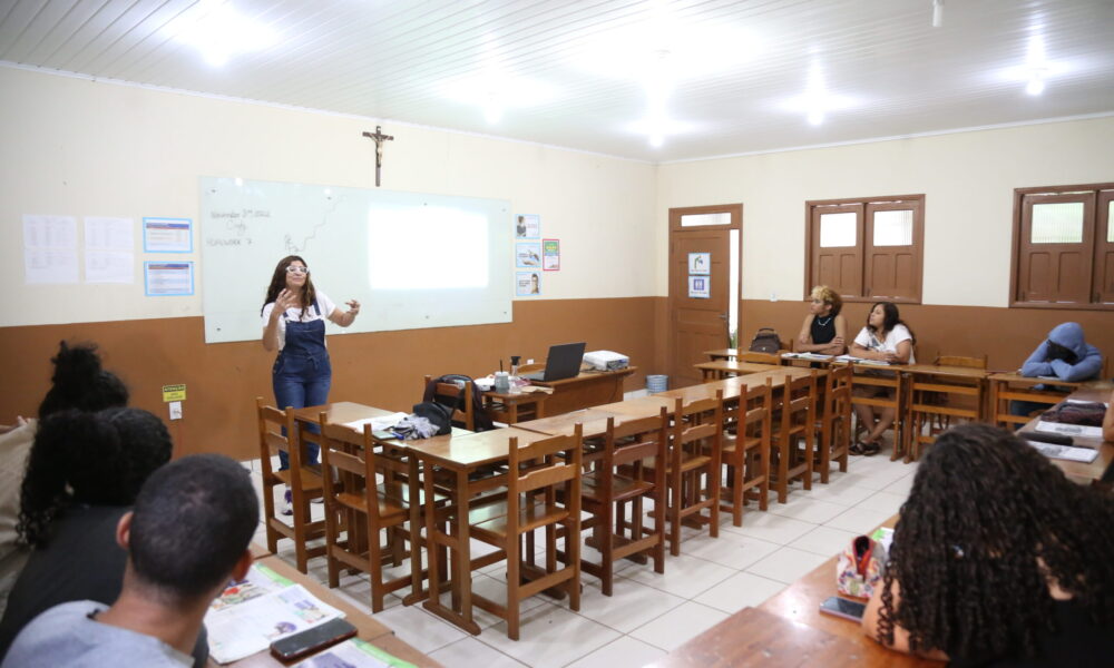 centro-de-estudo-de-linguas-abre-vagas-para-cursos-de-idiomas-em-cruzeiro-do-sul-e-rio-branco