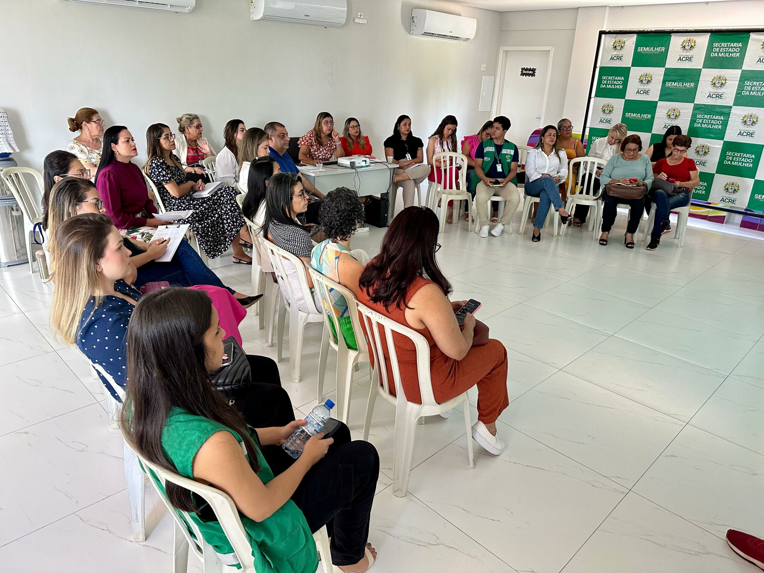 com-foco-no-fortalecimento-de-politicas-publicas,-semulher-discute-estrategias-para-2024