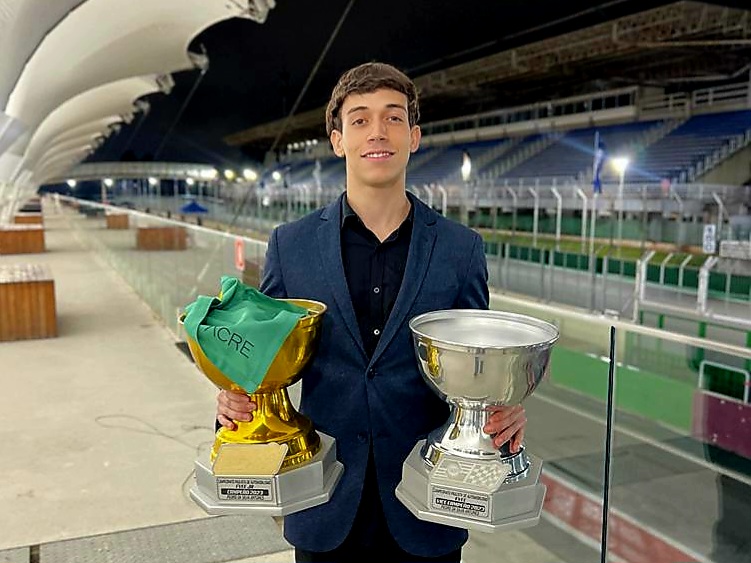 jovem-acreano-conquista-titulo-inedito-na-formula-vee-junior-e-vice-campeonato-na-formula-vee