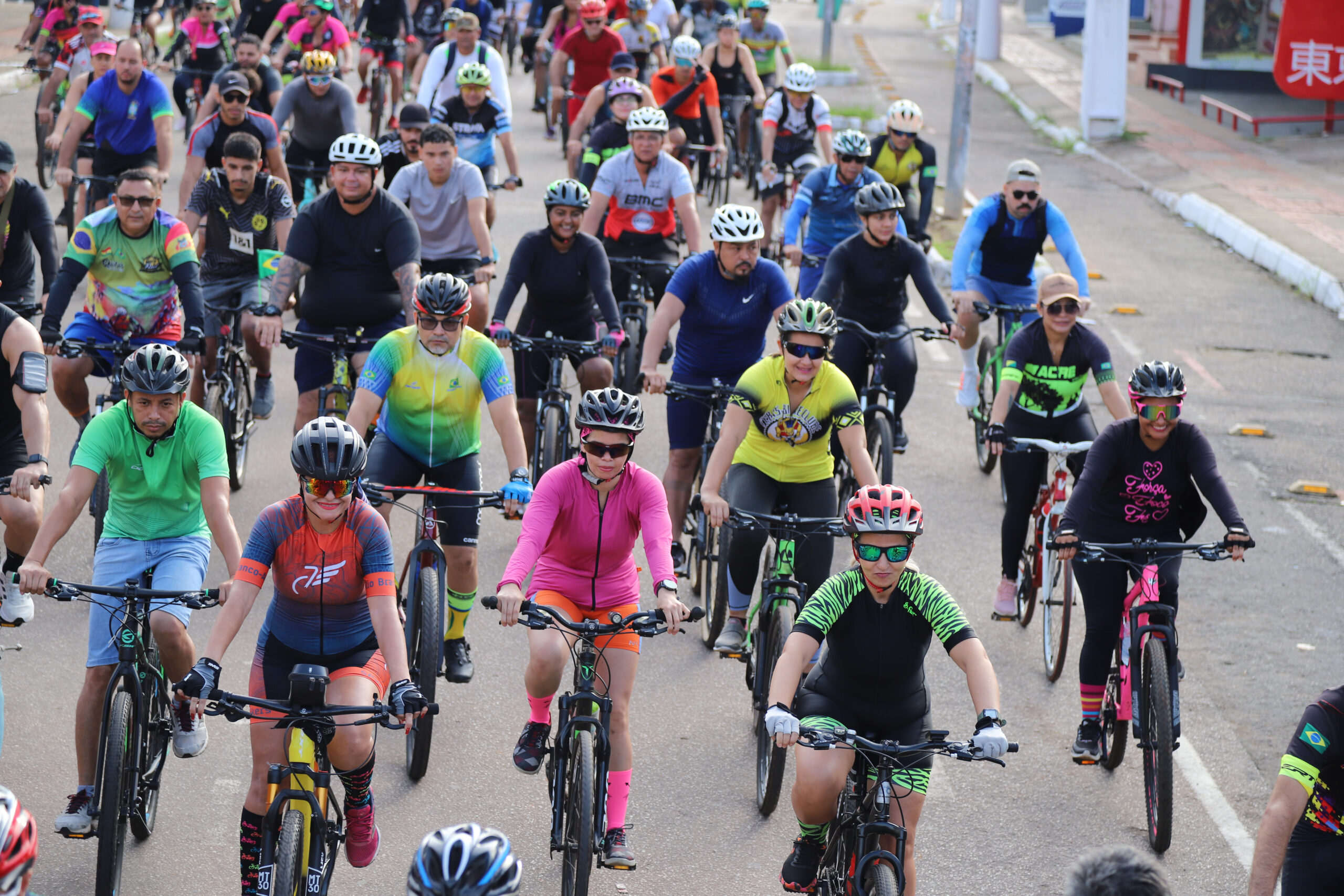 passeio-ciclistico-do-detran-reune-centenas-de-pessoas-em-rio-branco