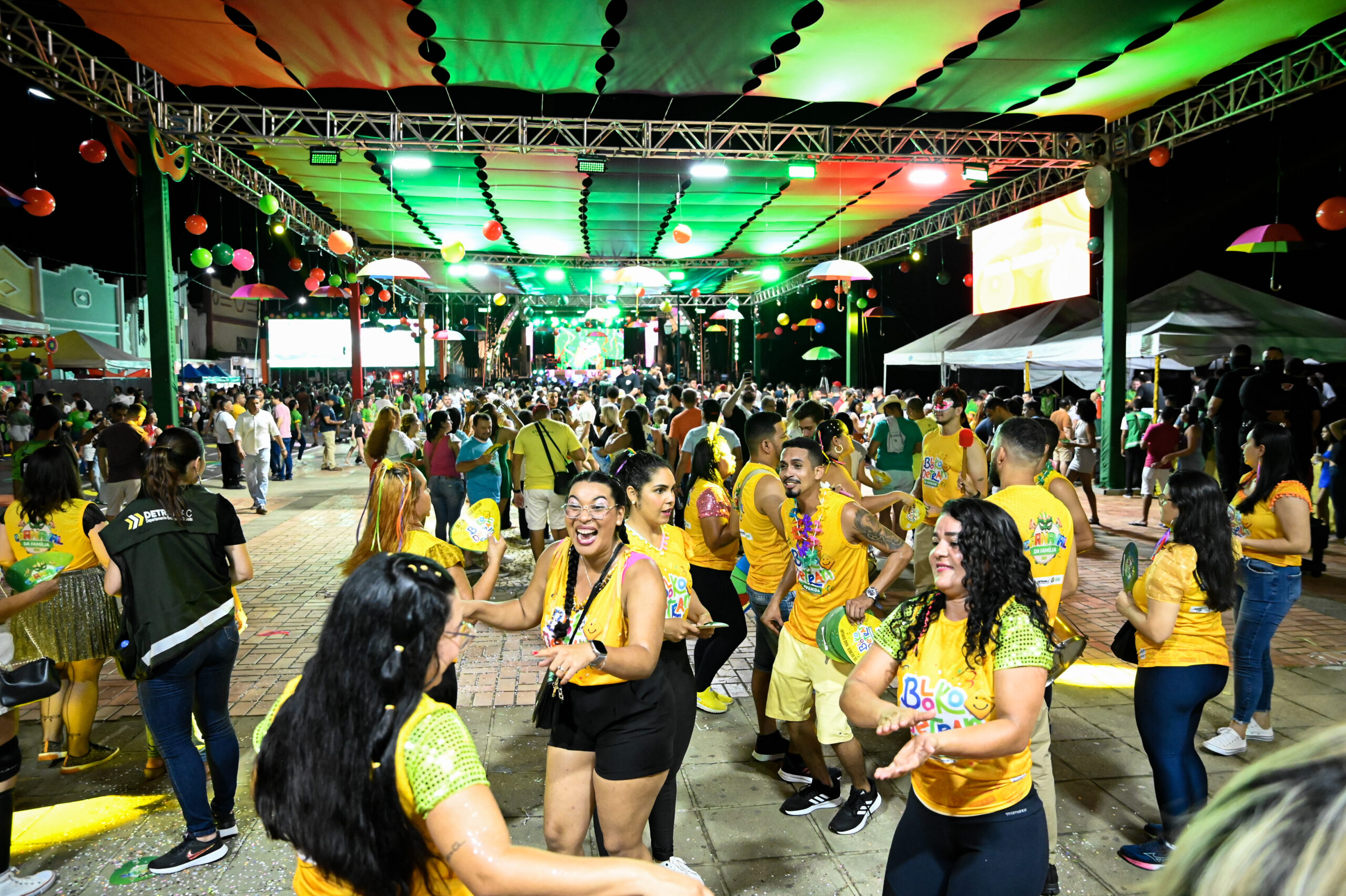 estrutura-do-carnaval-da-familia-garante-folia,-diversao-e-uniao-para-toda-familia