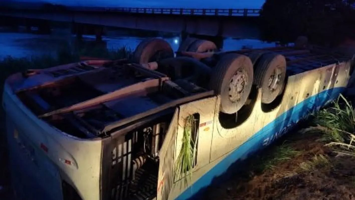 acidente-com-onibus-de-viagem-deixa-5-mortos-no-sudoeste-da-bahia