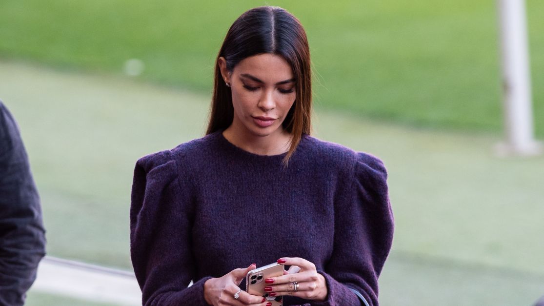 esposa-de-daniel-alves-limita-comentarios-em-redes-sociais-antes-da-condenacao