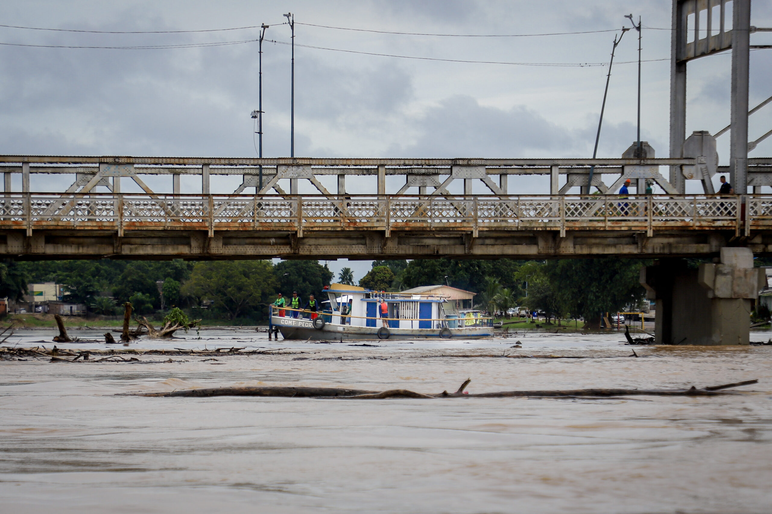 deracre-retira-balseiros-de-pontes-sobre-o-rio-acre