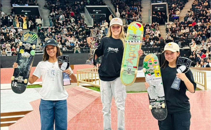 rayssa-leal-e-vice-campea-em-etapa-do-street-league,-em-paris