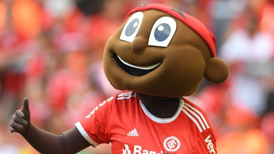 reporter-denuncia-importunacao-sexual-de-mascote-do-inter-durante-grenal
