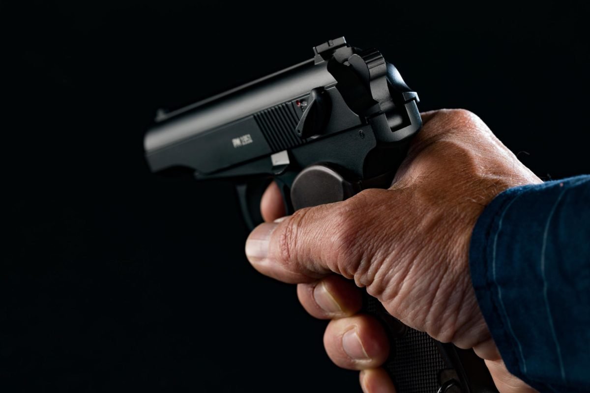 briga-entre-policial-e-vizinho-termina-com-arma-sacada-em-aracaju