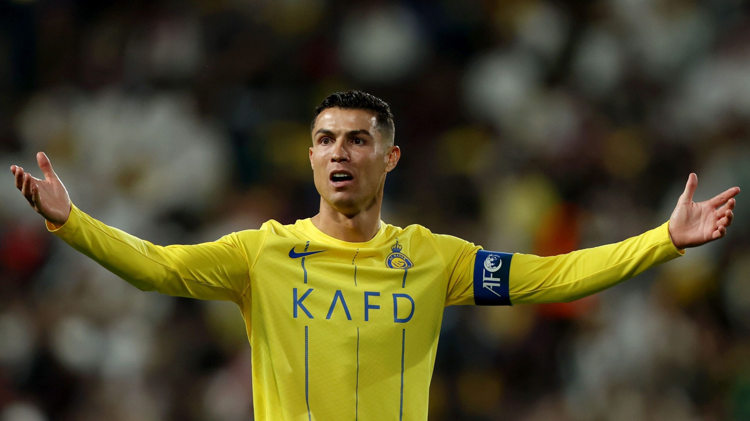 cristiano-ronaldo-e-suspenso-e-multado-por-gestos-obscenos;-veja-valor-da-multa