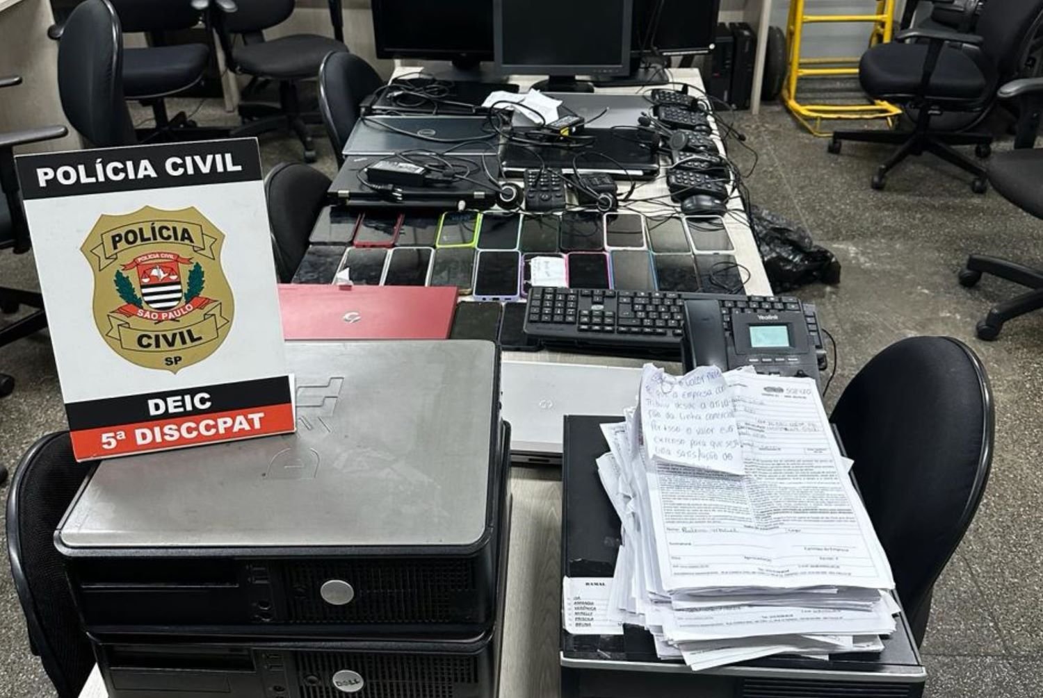 policia-prende-23-funcionarios-de-empresa-acusada-de-aplicar-golpes
