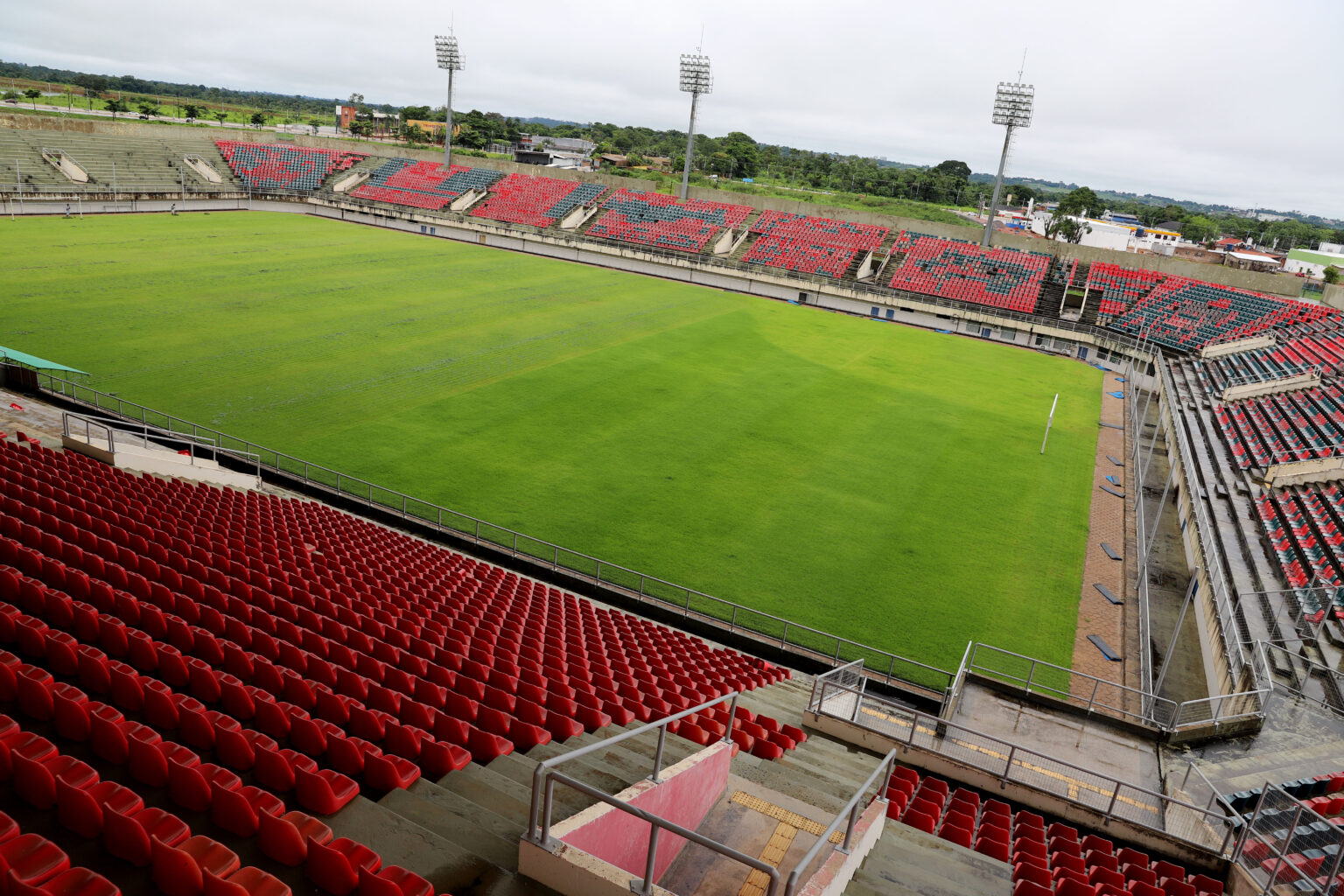 secretaria-adjunta-de-esportes-acompanha-reforma-da-arena-da-floresta