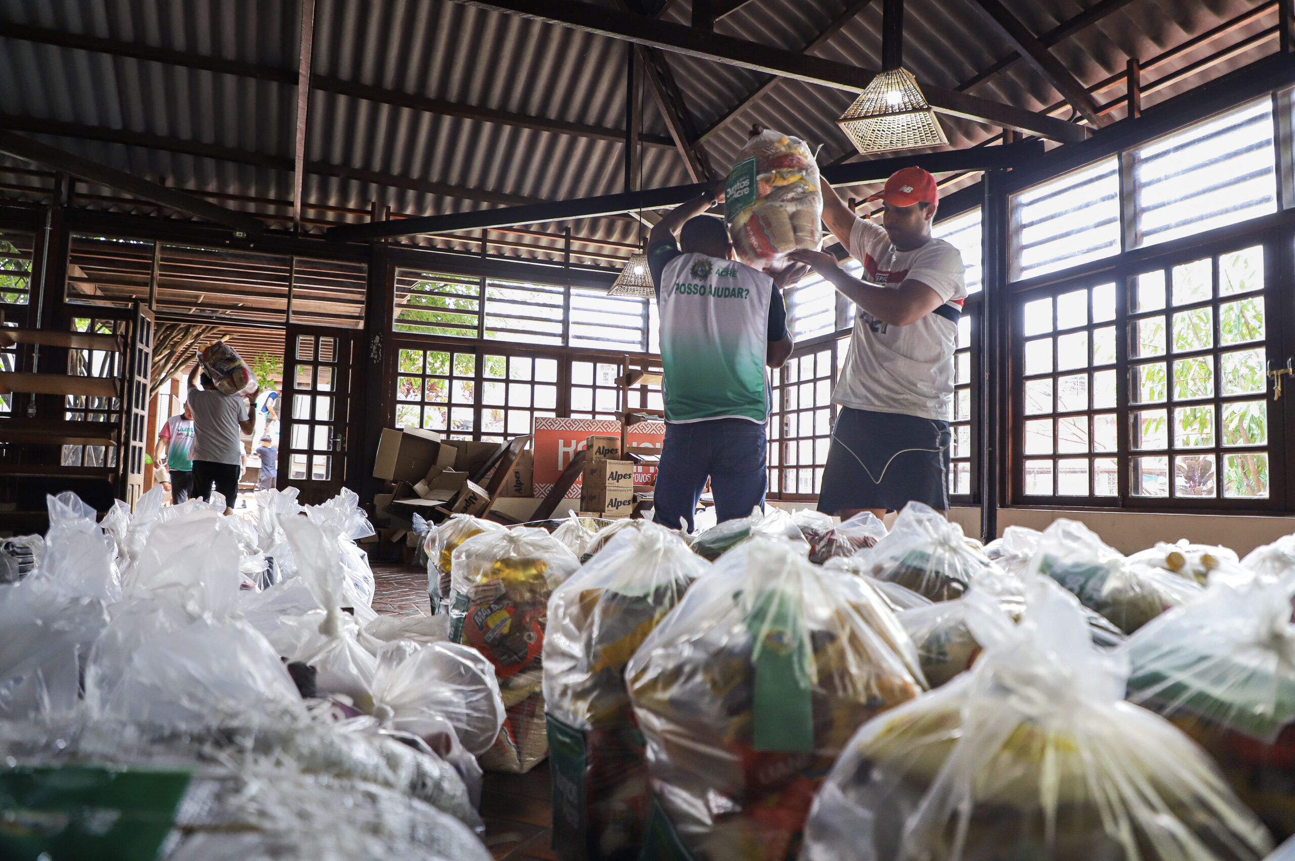 estado-e-uniao-enviam-alimentos-e-kits-de-limpeza-para-aldeias-indigenas-de-dificil-acesso