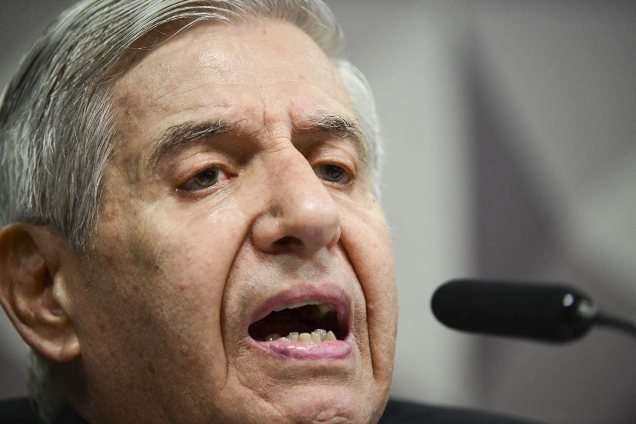 os-queridos-diarios-do-capitao-comunista-e-do-general-bolsonarista