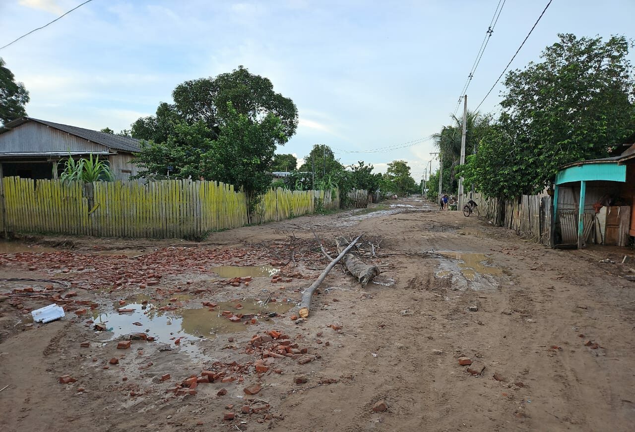 nivel-do-rio-segue-baixando-e-familias-comecam-a-retornar-para-casa-em-santa-rosa-do-purus