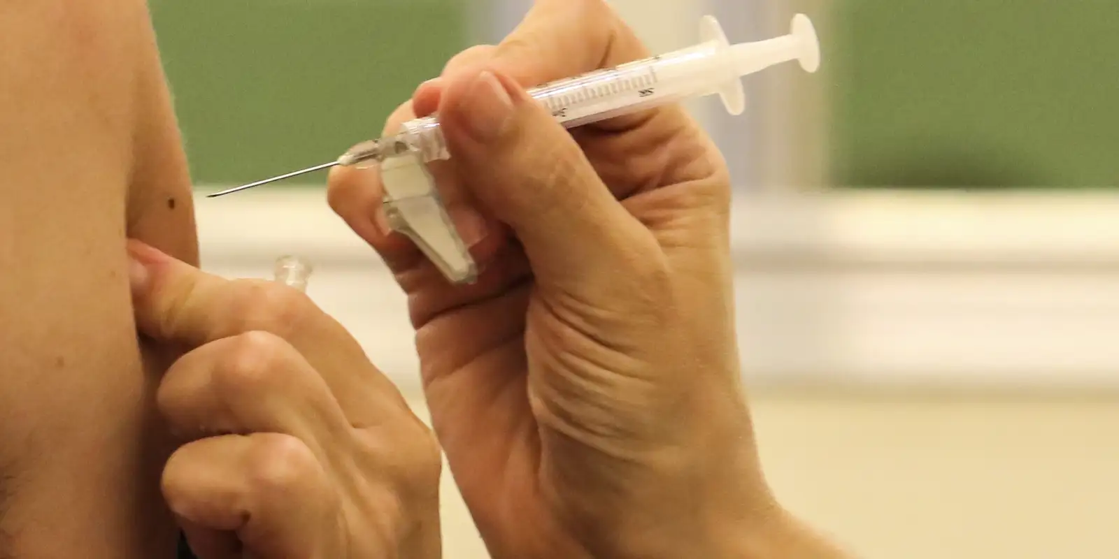 covid-19:-anvisa-aprova-registro-de-vacina-spikevax-monovalente