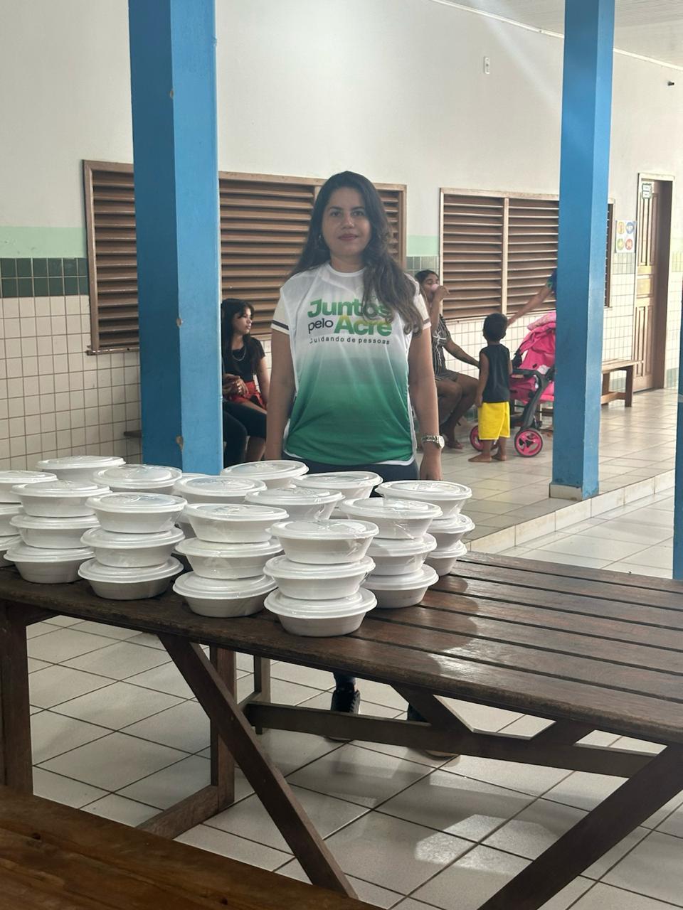 estado-coordena-acao-de-entrega-de-mais-de-2-toneladas-de-alimentos-a-abrigos-em-porto-acre