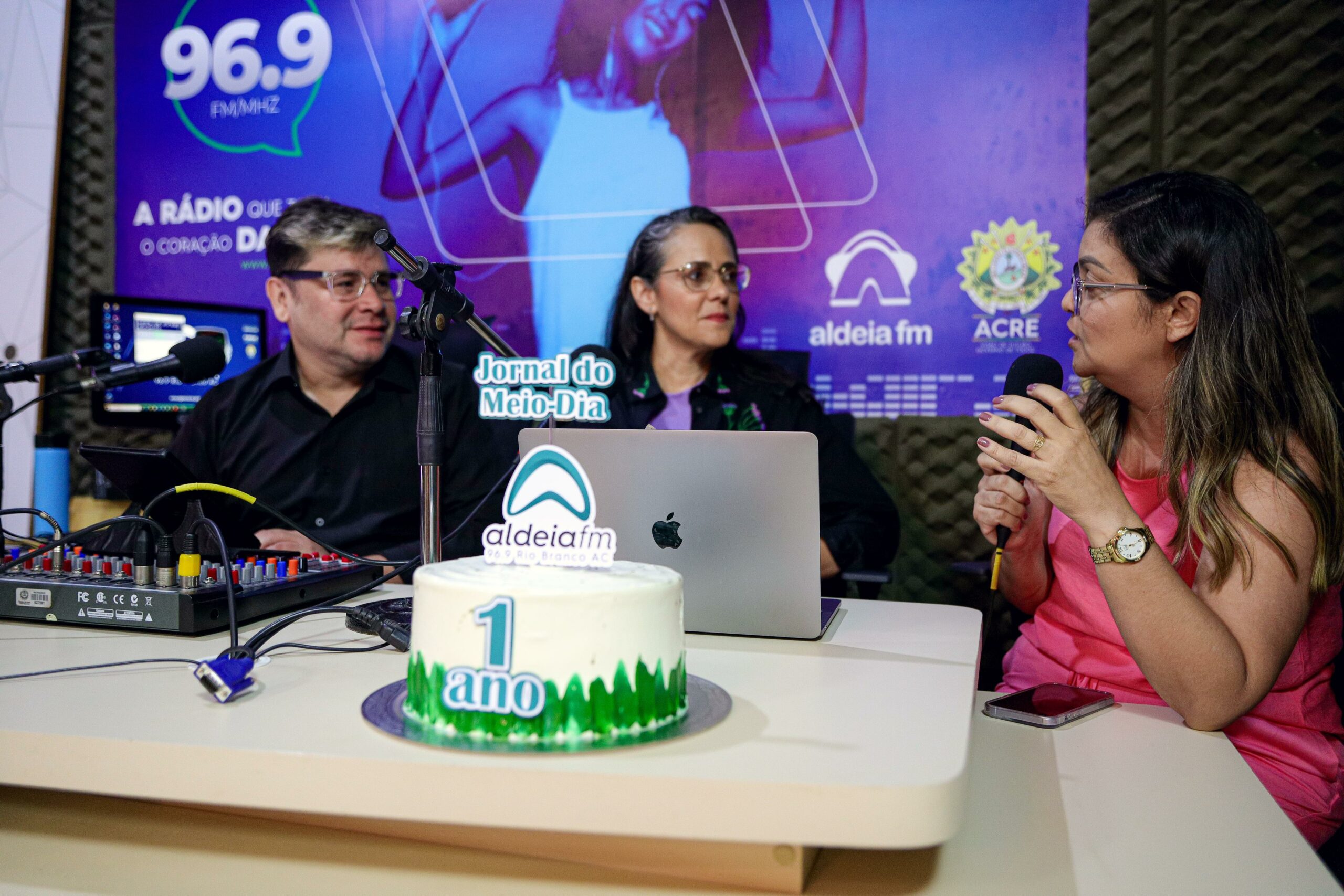 jornal-do-meio-dia-da-radio-aldeia-fm-completa-um-ano-de-criacao