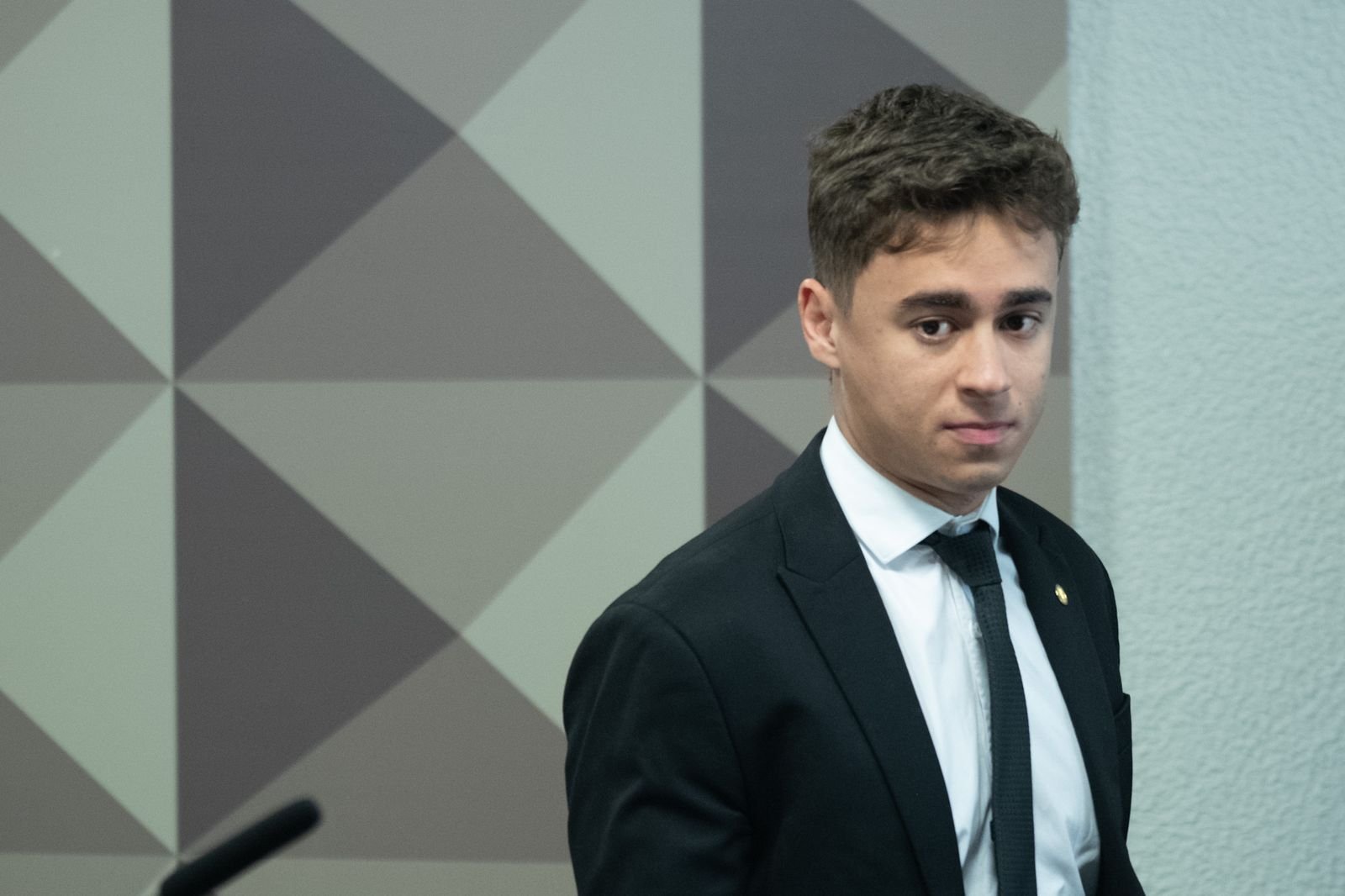 camara:-nikolas-ferreira-e-eleito-para-presidir-comissao-de-educacao