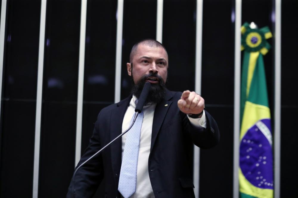 video:-deputada-tira-satisfacao-com-bolsonarista-por-causa-de-cpi