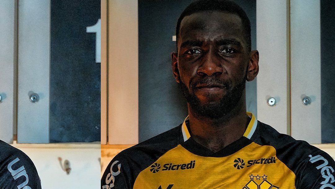 criciuma-confirma-reforco-congoles-que-brilhou-na-premier-league