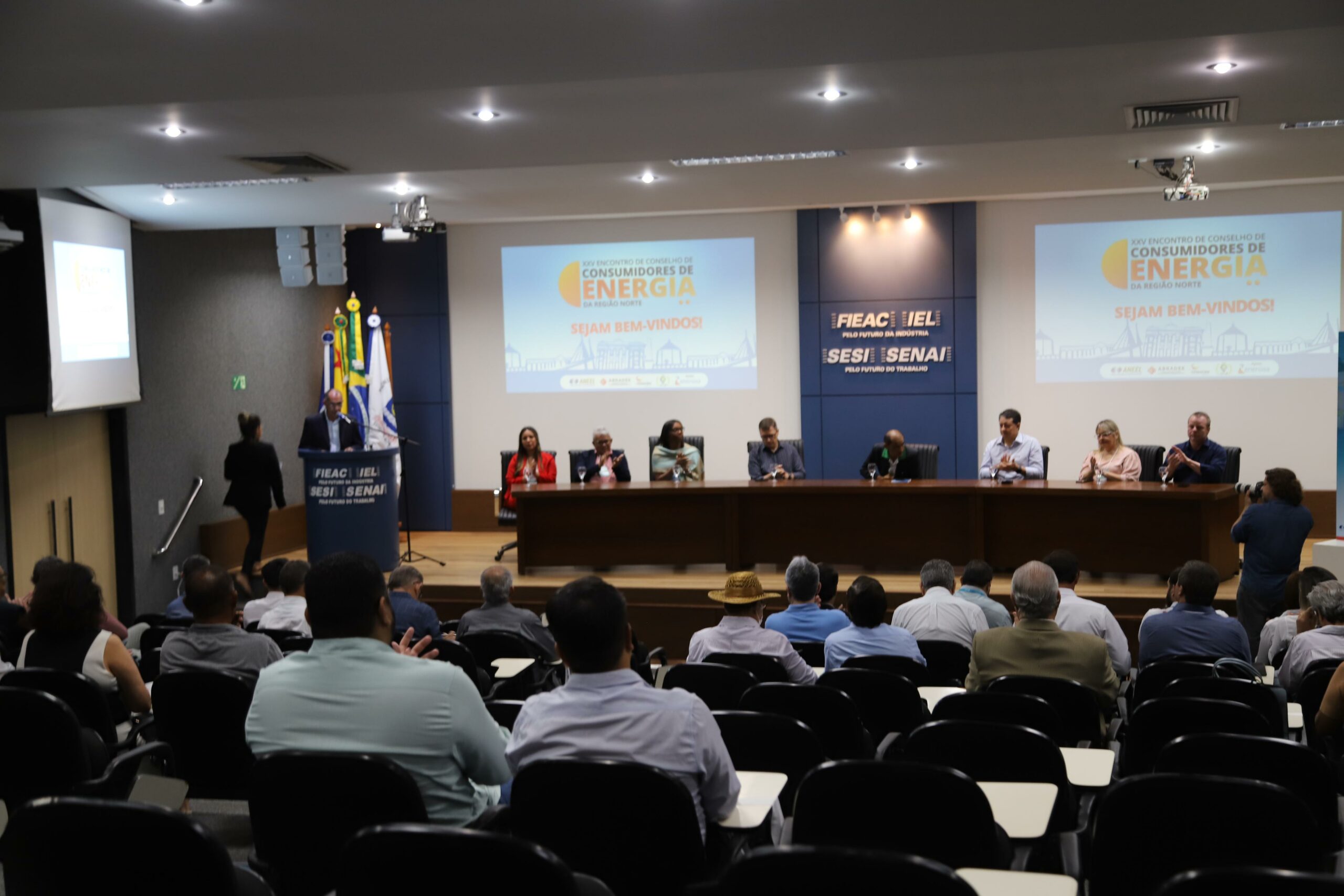 procon-participa-de-25o-encontro-de-conselhos-dos-consumidores-de-energia-da-regiao-norte