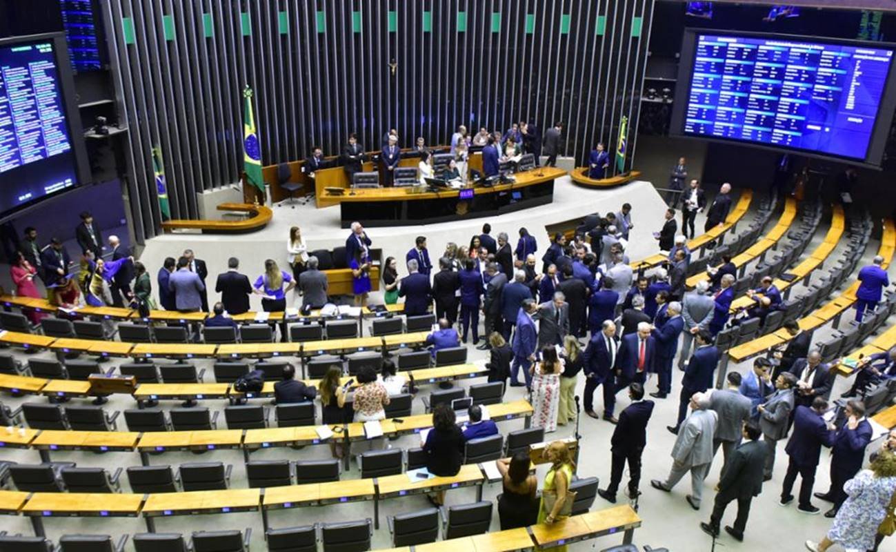 por-estrategia,-pt-silencia-em-sessao-que-aprovou-fim-das-saidinhas