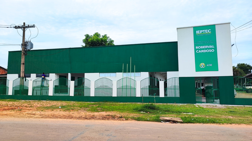 centro-de-educacao-profissional-do-ieptec-recebe-alunos-em-nova-sede