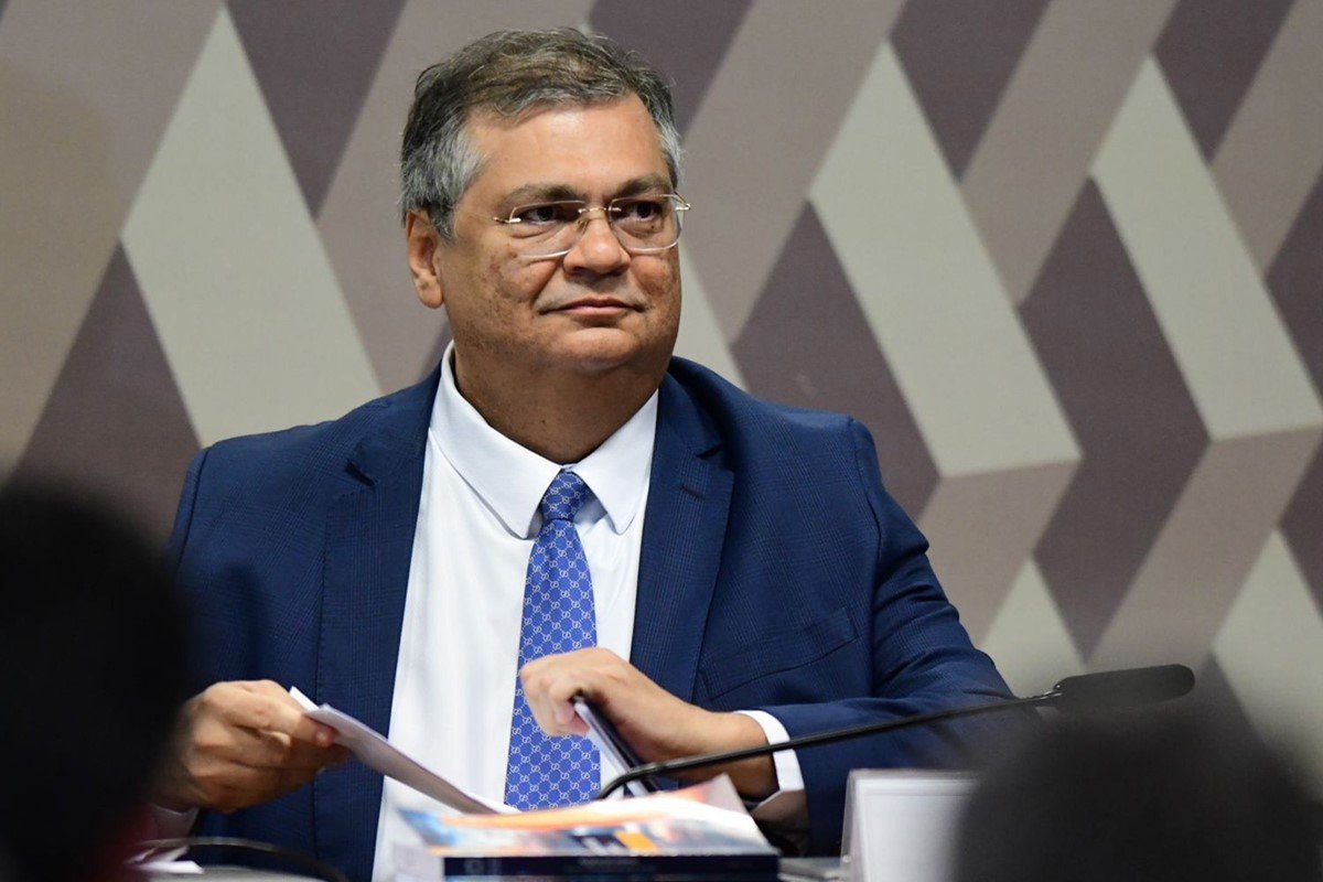 marielle:-apos-prisoes,-dino-cita-“fe-e-justica”-no-domingo-de-ramos