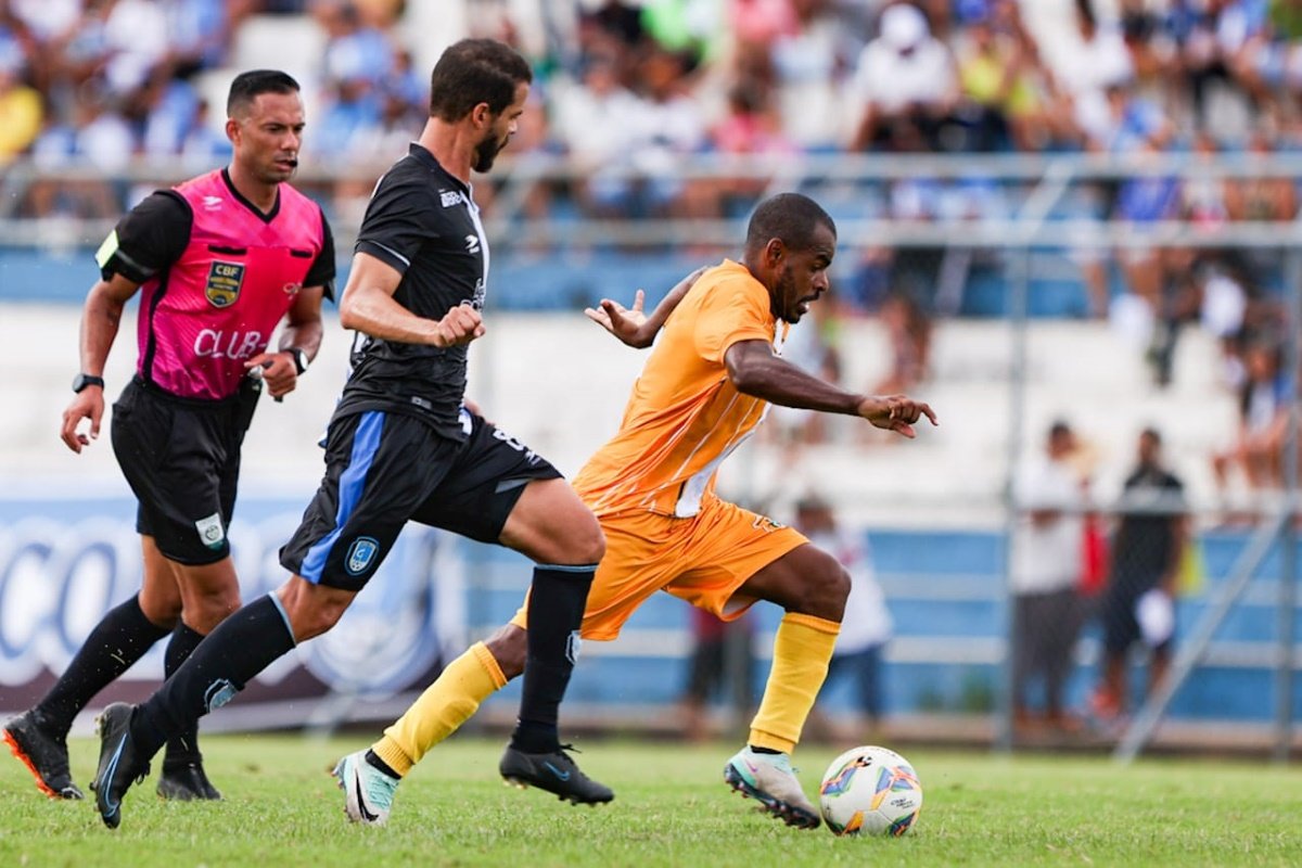 brasiliense-perde-no-jk-e-esta-fora-da-final-do-candangao