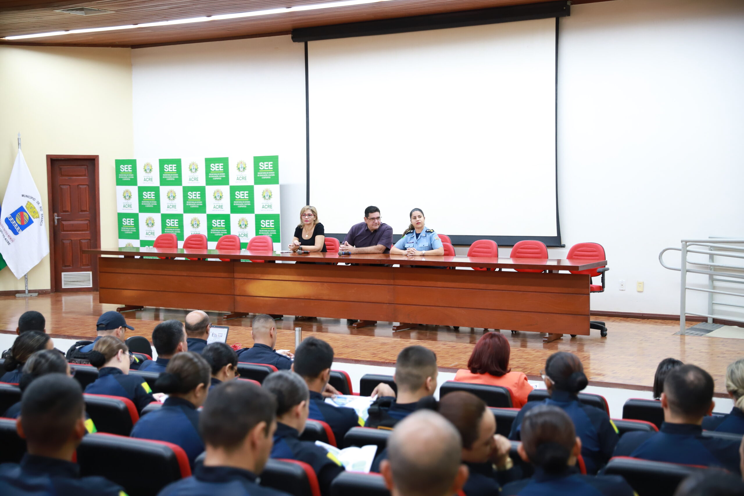 educacao-promove-workshop-para-integrar-policiais-militares-e-equipe-de-ensino