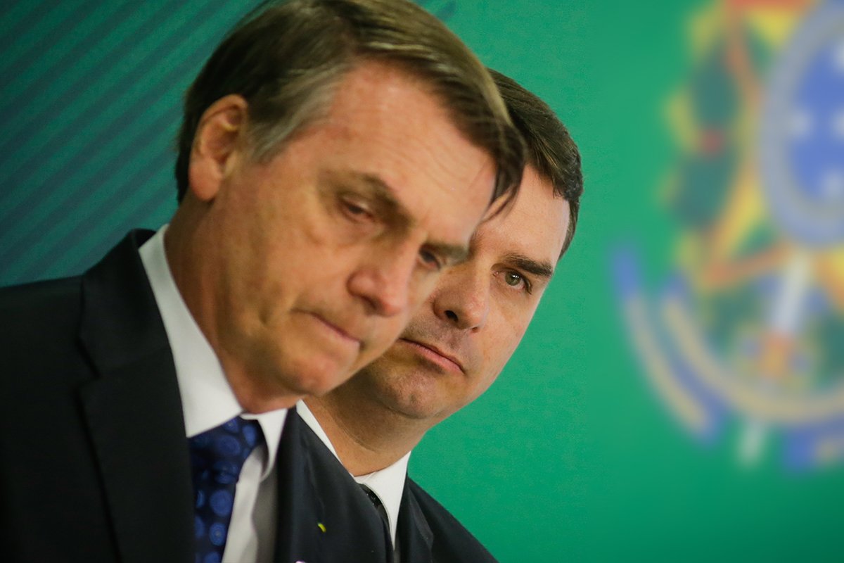 em-sp,-bolsonaro-diz-que-“nao-ha-crime-nenhum”-em-dormir-na-embaixada