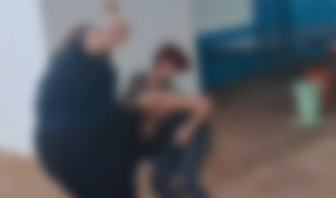 estudante-de-15-anos-e-agredida-e-deixada-seminua-em-escola-estadual