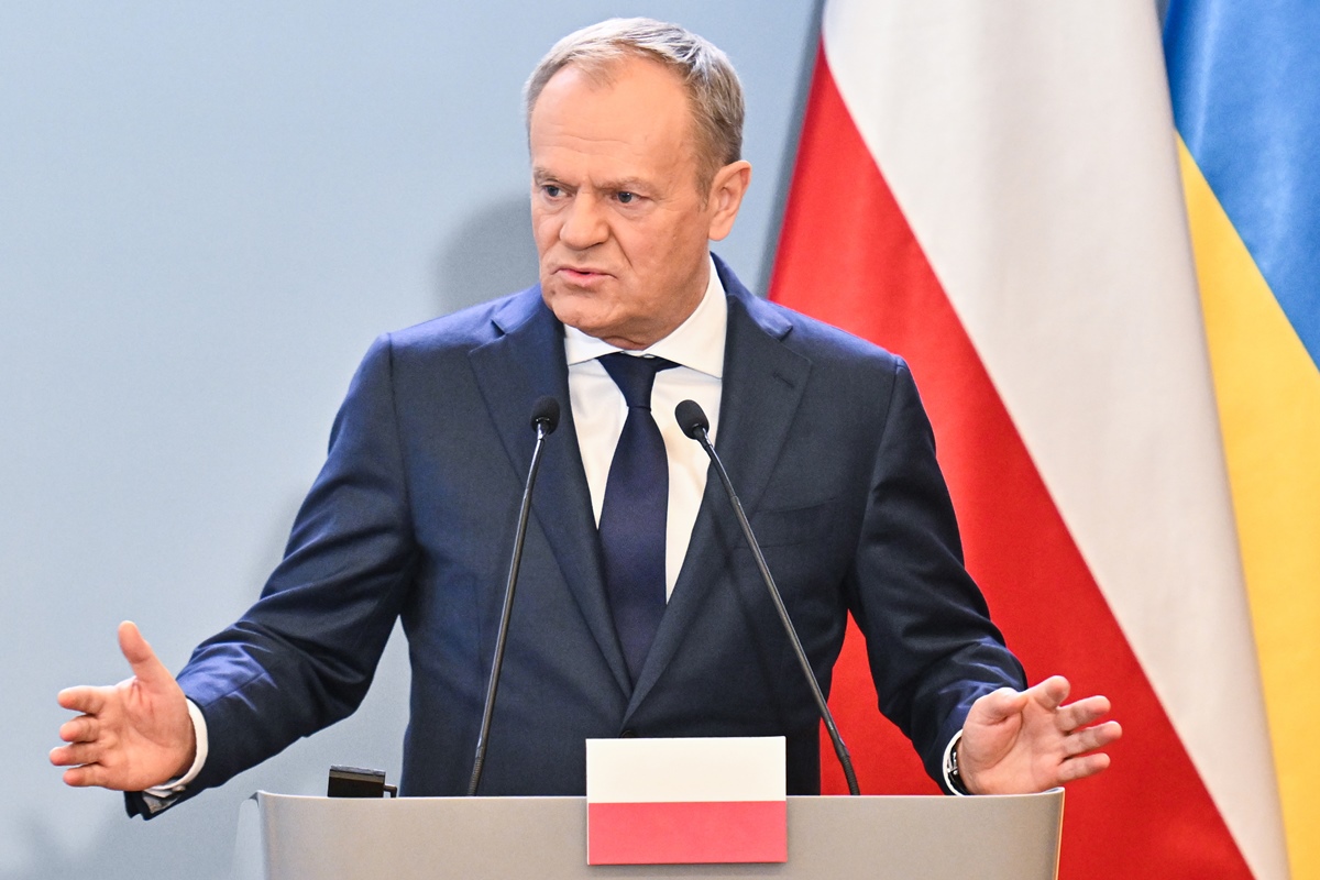 europa-entrou-na-“era-pre-guerra”,-diz-primeiro-ministro-da-polonia