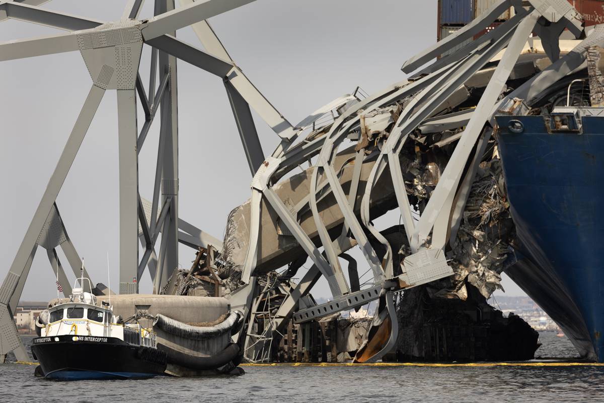equipes-comecam-a-remover-entulhos-da-ponte-que-desabou-nos-eua