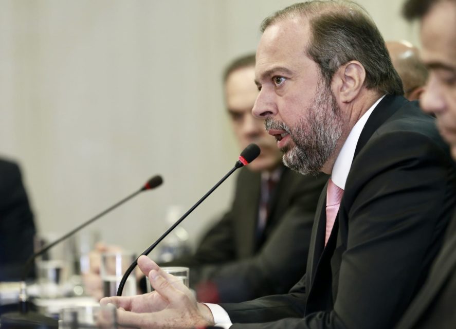 silveira-culpa-“irresponsabilidade-de-paulo-guedes”-por-energia-cara