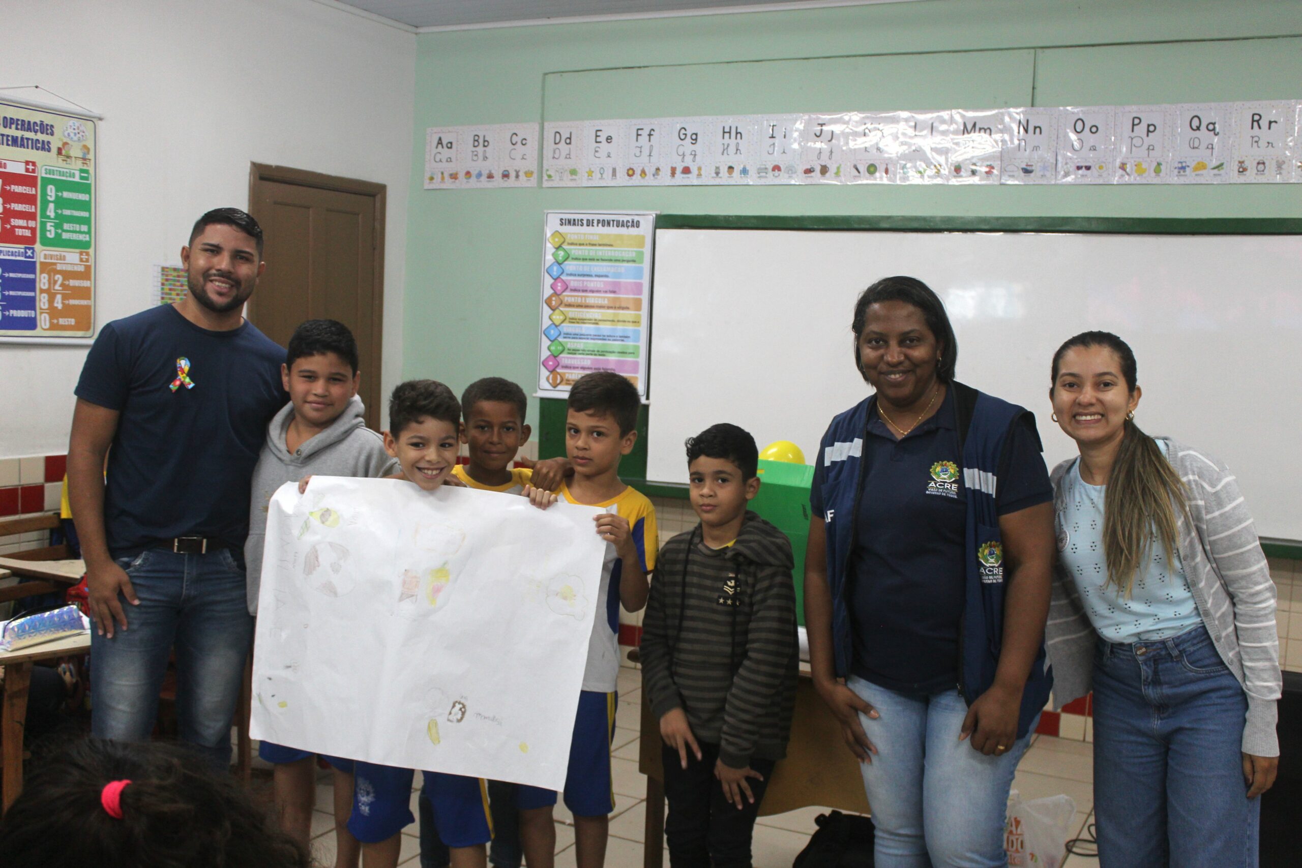 tecnicos-do-idaf-levam-conhecimento-sobre-combate-a-moniliase-para-alunos-da-rede-publica