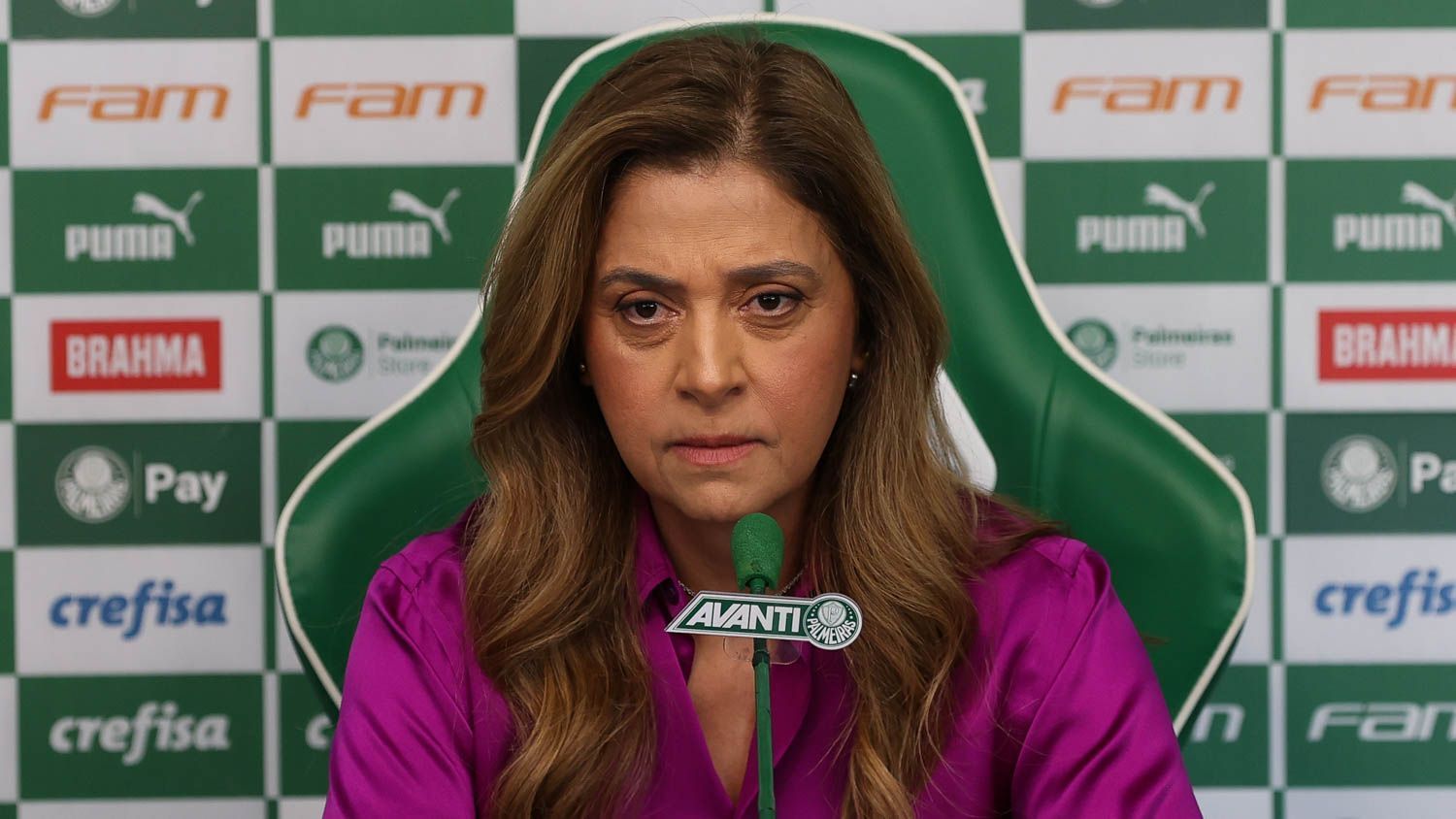 palmeiras-entra-com-acao-no-stjd-contra-john-textor,-do-botafogo