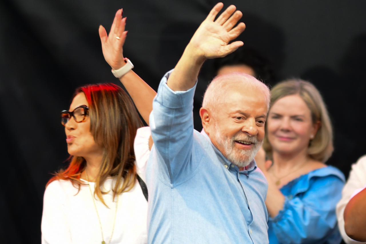 lula-recebe-sindicalistas-e-representantes-da-sociedade-civil-no-torto
