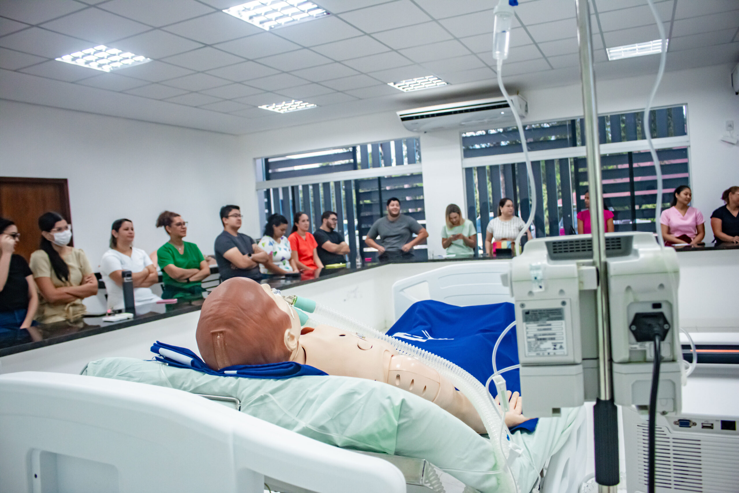 fundhacre-capacita-profissionais-da-saude-com-curso-de-suporte-basico-e-avancado-de-vida