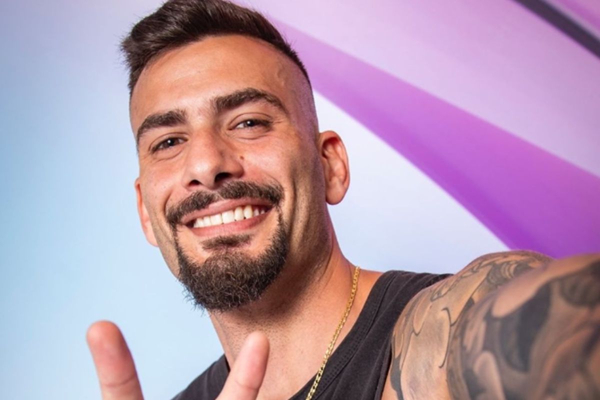 ex-bbb-nizam-tem-nudes-vazados-horas-apos-entrar-em-plataforma-adulta
